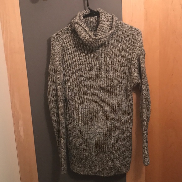 Forever 21 Turtleneck - Picture 2 of 2